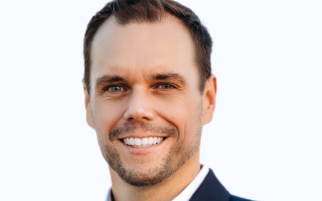 Bio headshot 2023 – Close up